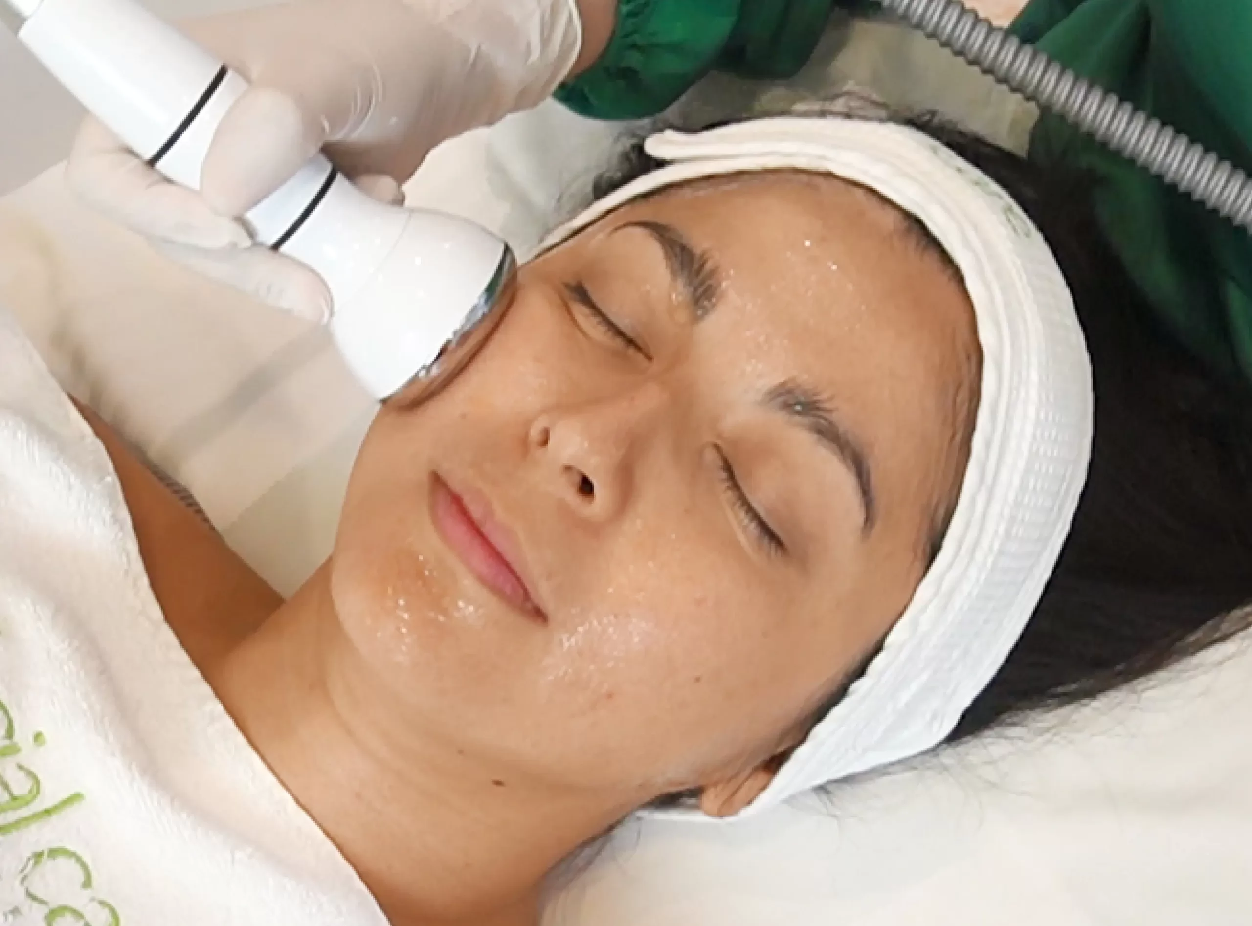 The Importance of Getting a Professional Facial